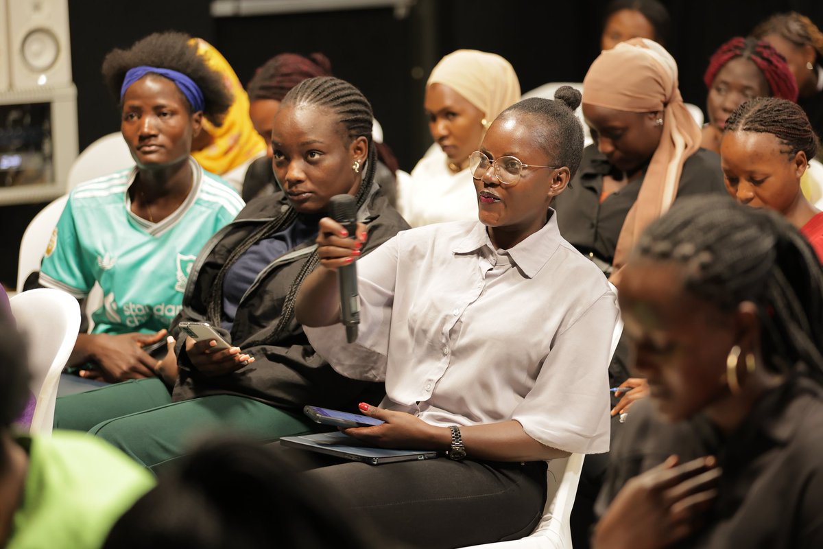 esther_shantal's tweet image. Purpose is to amplify value. Protect your brand image,be authentic.
True impact online comes through awareness, behaviour change, and digital literacy.
Wise words from @pkahill a reminder that influence begins with integrity.
#DigitalLeadership #Authenticity #GoldenPosts