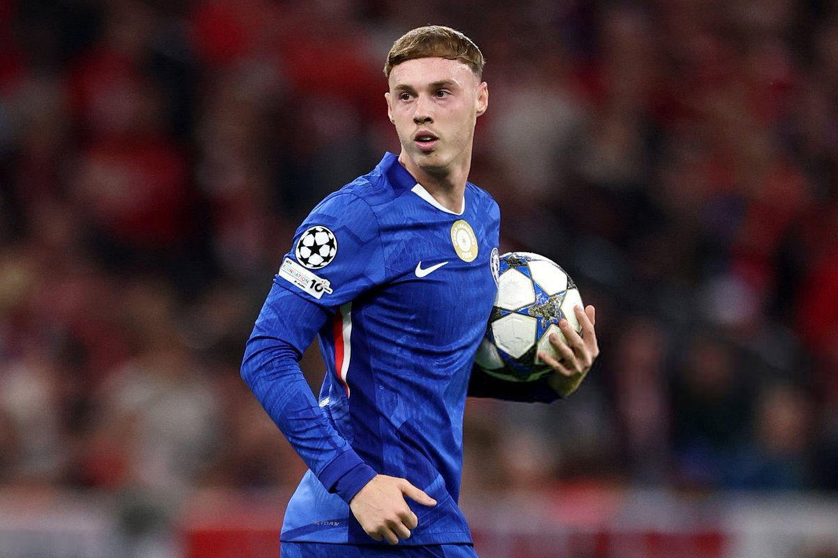 Blue_Footy's tweet image. I still wonder if Cole Palmer would be a Chelsea player today had Christopher Nkunku not sustained an injury against Dortmund that summer.

Considering the form he was displaying during that pre-season, there is a significant possibility that Chelsea might not have pursued…