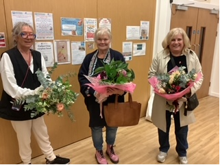 alwcymru's tweet photo. Our Wrexham Flower Arranging class learners in Hightown were busy this week creating beautiful hand-tied bouquets, and the results were simply beautiful!

#AdultLearningWales #Wrexham #FlowerArranging #Hightown #HandTiedBouquet #FloralDesign #CommunityClass #NorthWales https://t.co/u8Zaw78MJe