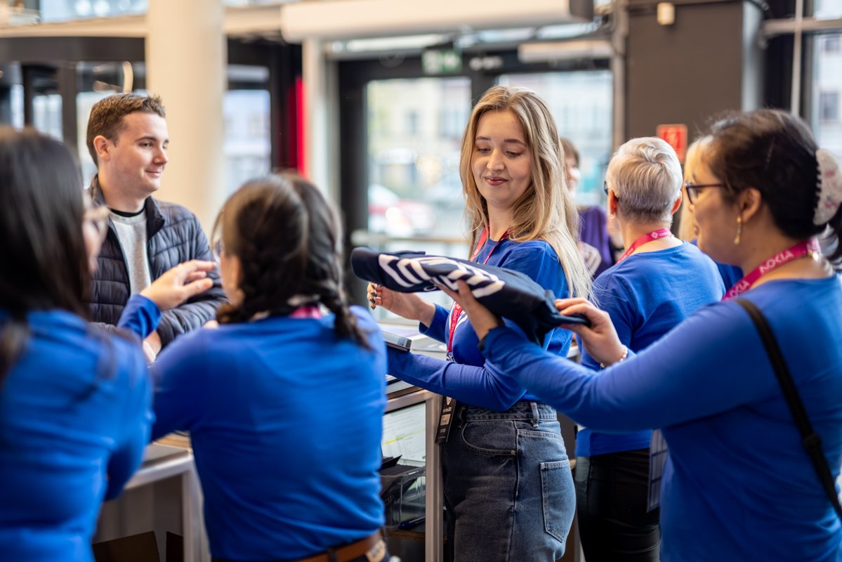 code_dive_pl's tweet image. Thanks to our volunteers for bringing so much energy to #codedive 12! From packing welcome packs and managing reception to orchestrating event attractions, documenting moments, and being great buddies – your care was evident at every step. We couldn&apos;t have done it without you 🤝