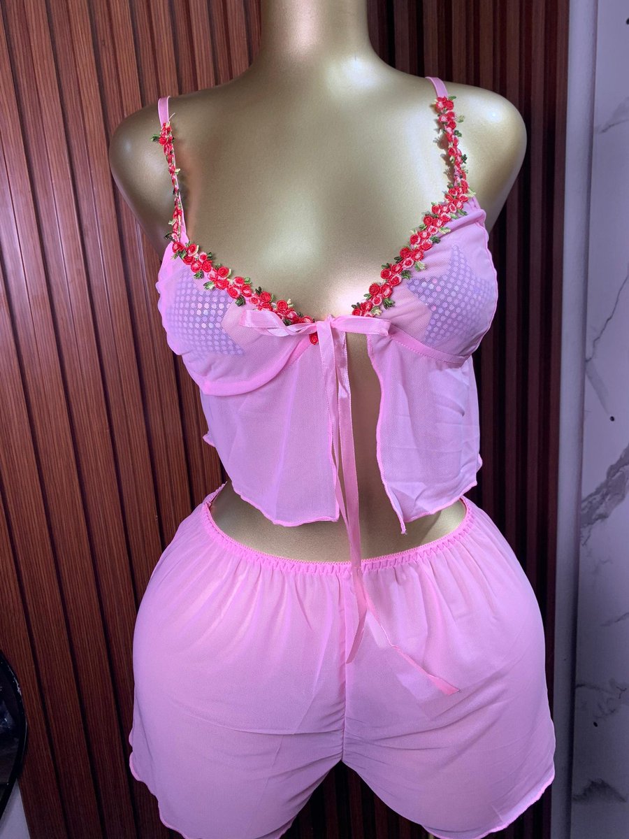 🦋2pcs Night wear💕

🦋Price:15,000

🦋size:s-l 👌
Color:pink  ✅✅
<a href="/FavourEnebel4/">Kedike Collections</a>