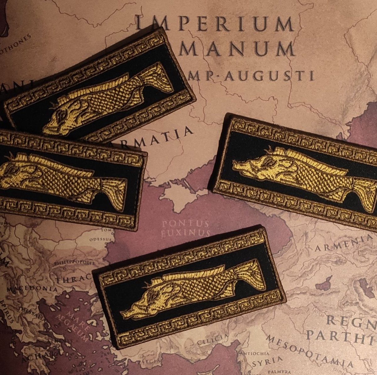 Найкращі <a href="/der_waldgang/">edelweiss</a> та <a href="/KaidashO/">хуй</a> запропонували розіграти таких 3 рибокабанчика.

Мені було дуже важко визначитись з ціною квитку, тому вирішив орієнтуватись на чудову людину, яка кинула 50 грн, не дивлячись на затримку заробітної плати