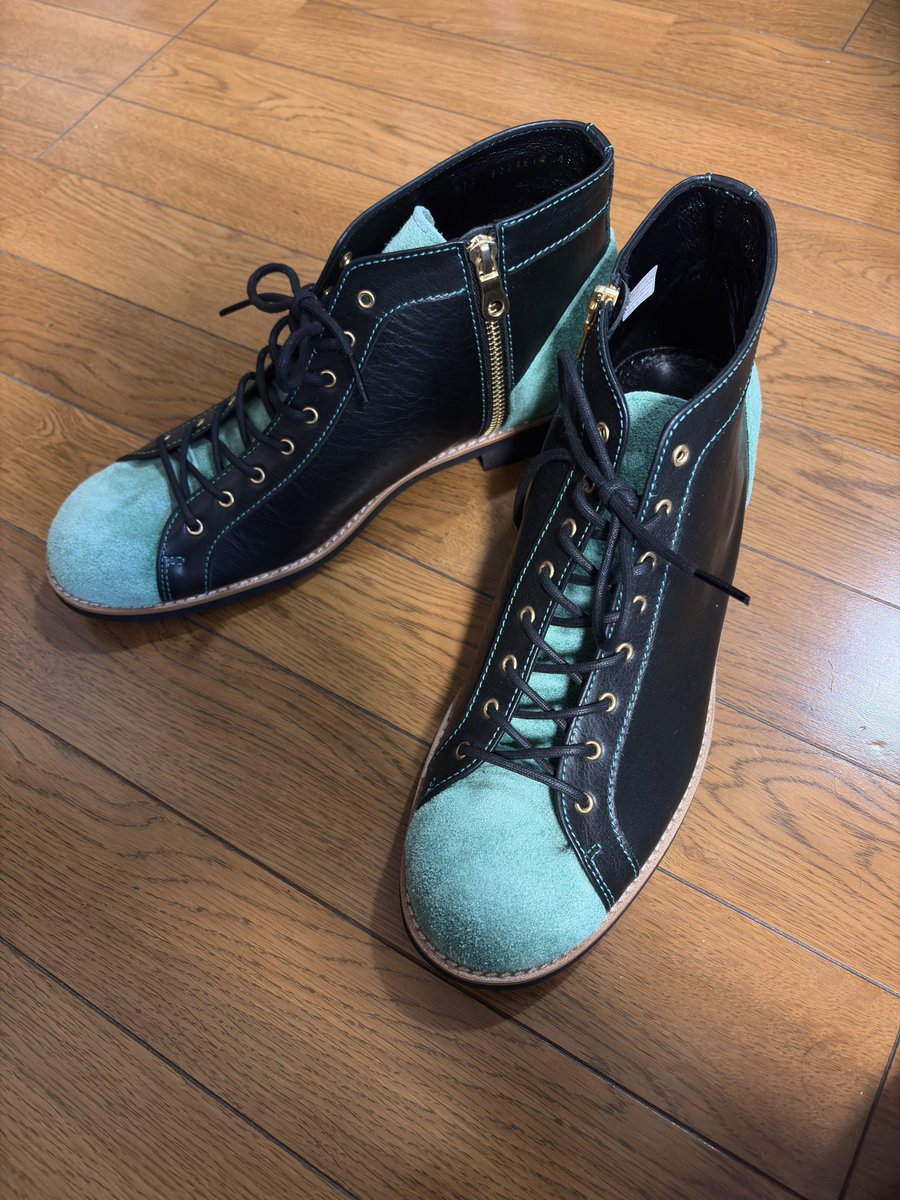 Horned_Owl2023's tweet photo. 旦那が誕生日だったのでプレゼント✨狙ってたデニムのライダースジャケットとその後偶然見つけて一目惚れした限定品のブーツ💕お小遣いなくなった🤣

#グラフゼロ #ARGIS https://t.co/DS9c8MswbT