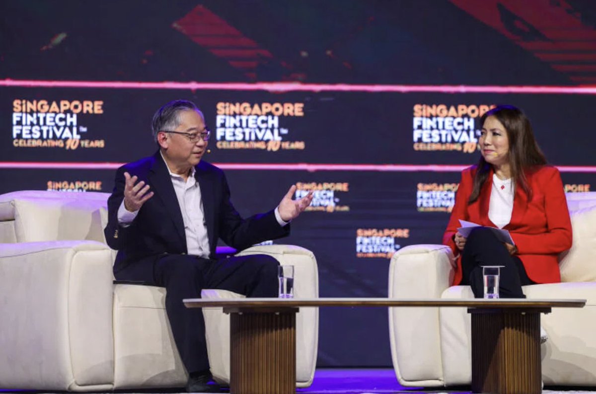 FireblocksHQ's tweet photo. .@dbsbank Group CEO Tan Su Shan shares a message with Singapore Deputy PM @GANKIMYONG that echoes Fireblocks' core conviction: in order to remain relevant, banks must start with digital asset custody — and understand the tech & risk management that come with it.

#sgfintechfest

Pic credit: CMG