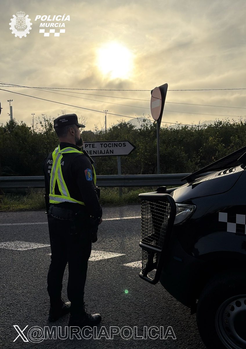 MurciaPolicia's tweet photo. Nuestro Grupo Especial de Seguridad Ciudadana #GESC intensifica su presencia y vigilancia en las pedanías de #Murcia .
Se han llevado a cabo operativos de control y supervisión en #Alquerias, con el fin de reforzar la seguridad y bienestar de los vecinos. https://t.co/NSquqa2RqF