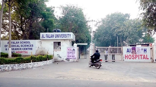mkyindian's tweet image. Al-Falah University under scrutiny after Faridabad terror arrests and Red Fort blast

Investigators are now scrutinising how the university turned into a safe haven for extremists behind the Red Fort car blast

#WhiteCollarTerrorModule #AlFalahUniversityFaridabadUnderScanner
