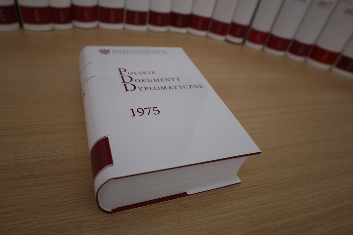 "Konkretne propozycje gospodarzy dot. współpracy, pomocy przyjmijcie ad referendum, zapewniając, że zostaną rozpatrzone z całą życzliwością"

50 lat temu -12 XI 1975- szyfrogram MSZ do ambasadora w Dakarze o proklamowaniu niepodległości Angoli

#PDD1975 - eksiegarnia.pism.pl/pl/products/po…