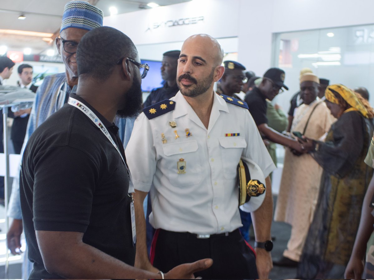 RoboticsDiakite's tweet image. Quelques instants capturés au Salon Bamex : fierté, innovation et engagement 🇲🇱
Aux côtés des FAMa, Diakité Robotics continue de tracer sa voie parmi les grands de l’industrie technologique et de défense. 🤖✨

Revivez ces moments en images 👇

#DiakiteRobotics #InnovationMali…