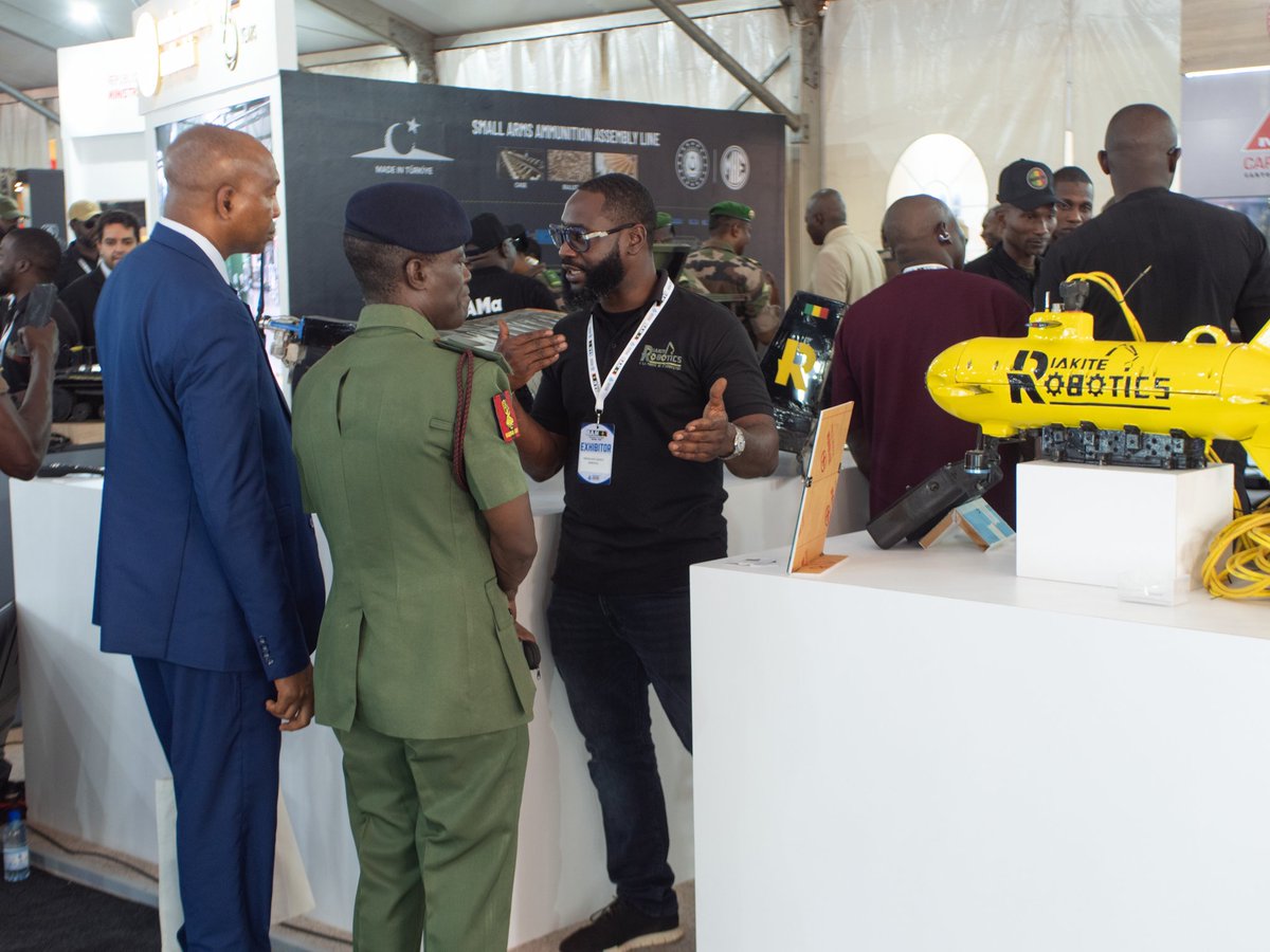 RoboticsDiakite's tweet image. Quelques instants capturés au Salon Bamex : fierté, innovation et engagement 🇲🇱
Aux côtés des FAMa, Diakité Robotics continue de tracer sa voie parmi les grands de l’industrie technologique et de défense. 🤖✨

Revivez ces moments en images 👇

#DiakiteRobotics #InnovationMali…