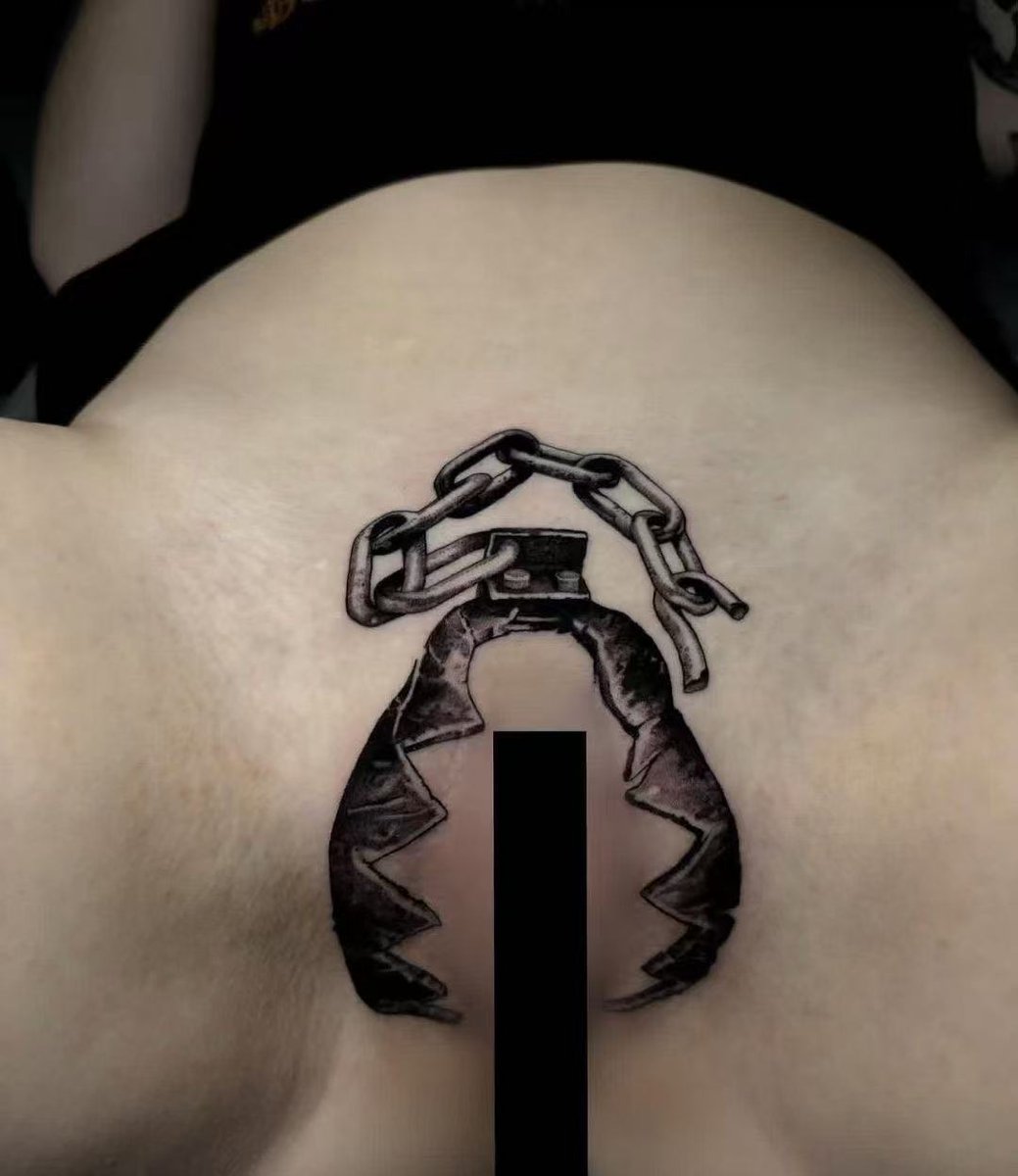 小心咬你

#刺青 #纹身 #纹身女 #性感纹身 #私密纹身 #纹身师 #武汉 #乌鲁木齐 #tattoo