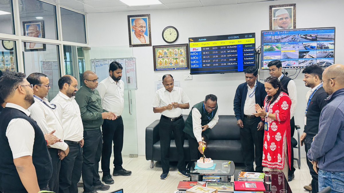 aaijrgairport's tweet photo. ✈️🎉 Celebrating ATSEP Day at Veer Surendra Sai Airport, Jharsuguda!
👏 Honouring the dedicated Air Traffic Safety Electronics Personnel who keep our skies safe and systems running smoothly every day.
#ATSEPDay #VSSA #AAI #AviationSafety #TeamWork 💪✨ https://t.co/uDGSBXX50o