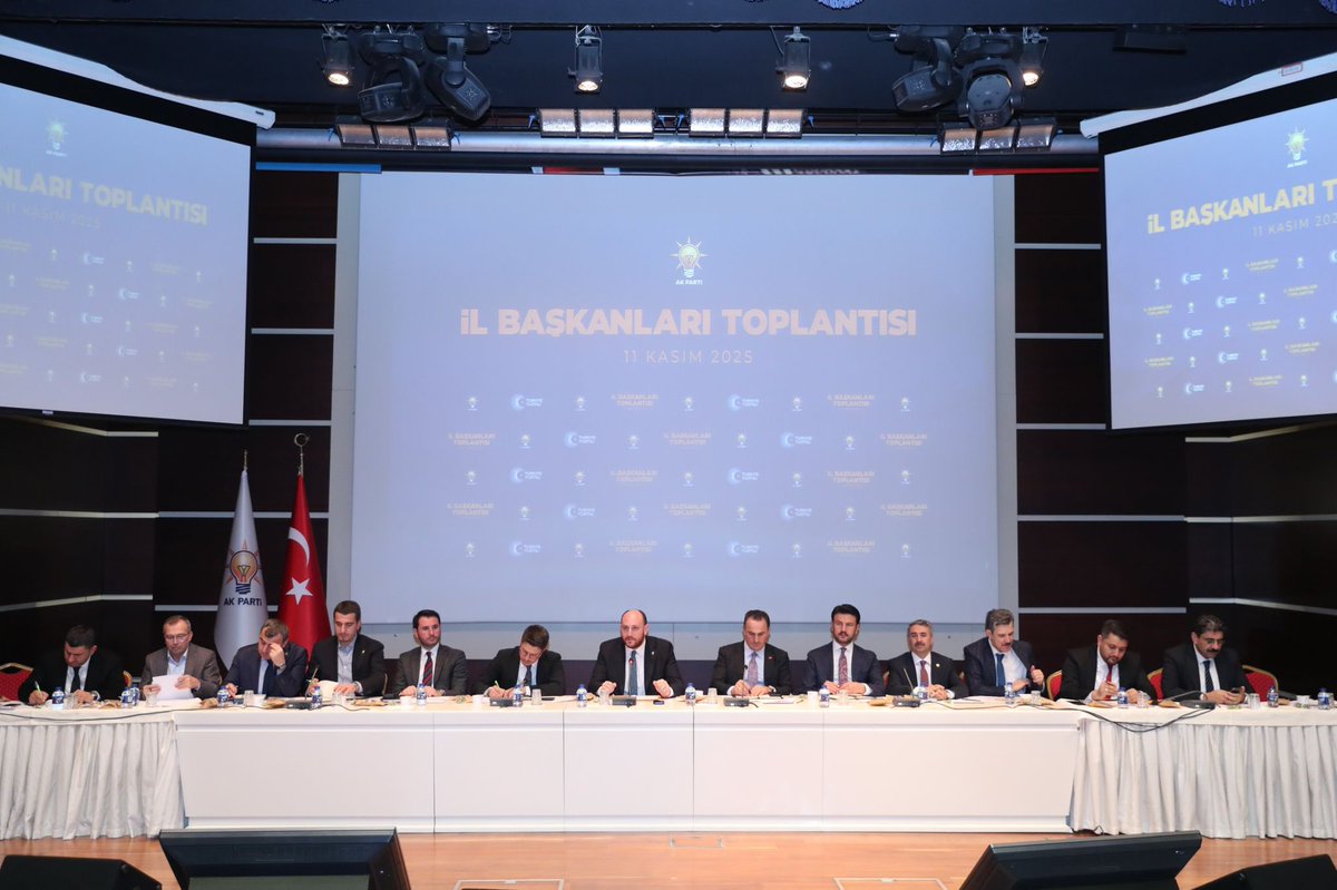 📍AK Parti Genel Merkezi 

Teşkilat Başkanımız Sn.Ahmet Büyükgümüş başkanlığında gerçekleştirilen İl Başkanları toplantısına katıldık.

Toplantıda, teşkilat çalışmalarımızın mevcut durumu ve önümüzdeki dönem hedefleri üzerine kapsamlı değerlendirmelerde bulunuldu.

AK Parti