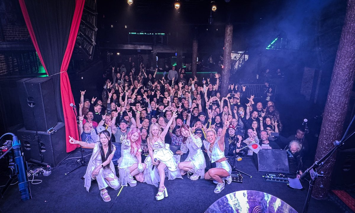 🇺🇸Dallas!! Great to be back!! Why do you always make us smile so much?? Thank you Trees!

Tomorrow is Austin, TX!

🎟️lovebites.jp/shows/#live72

🎪Nov 12 - Austin, TX - Come And Take It Live
🎪Nov 14 - San Luis Obispo, CA - Fremont Theater
🎪Nov 15 - Los Angeles, CA - The Vermont