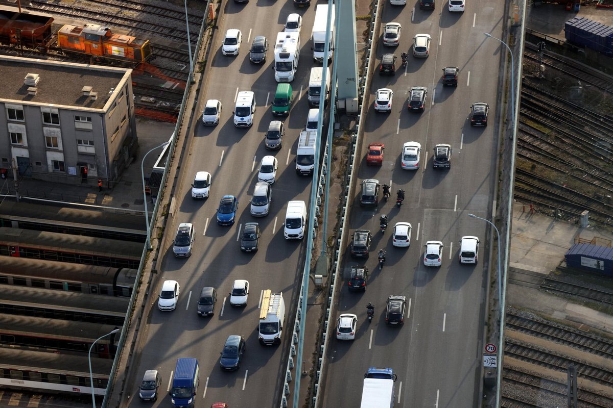🚗 Circulation en Île-de-France : après deux jours très calmes, près de 400 km de bouchons relevés ce mercredi matin
➡️ l.leparisien.fr/SF2K