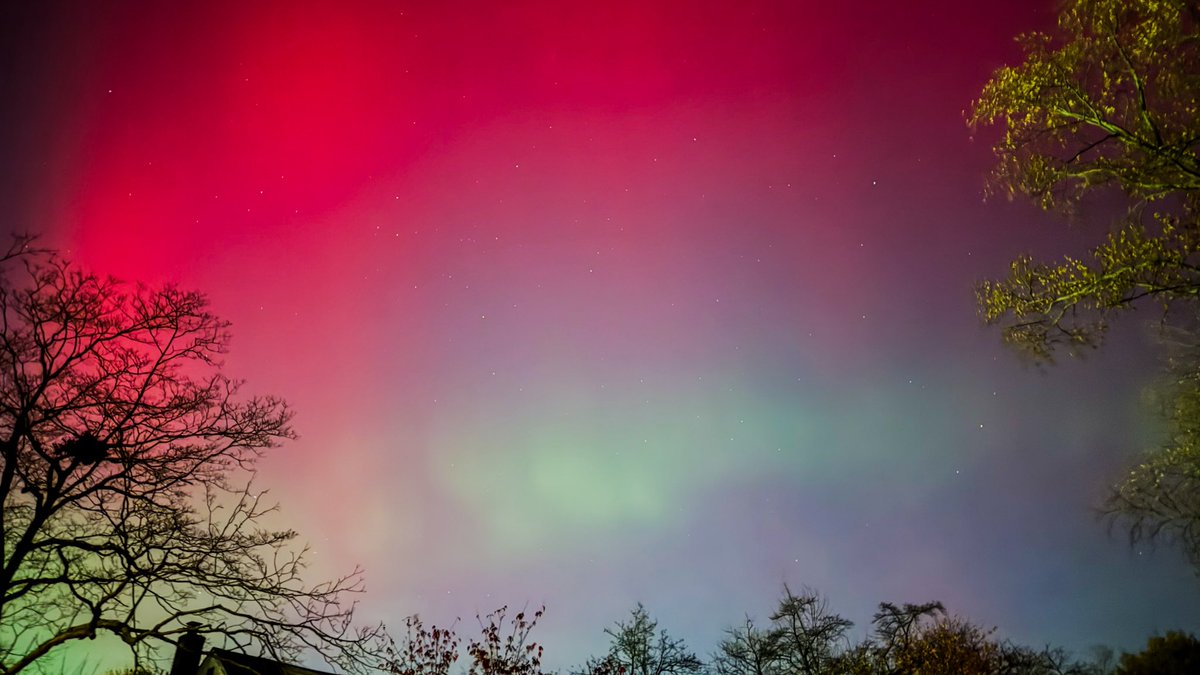 Ang_XoXo17's tweet image. I saw the northern lights 3 times tonight 11/11 💫 Lindenhurst, Long Island 🧜‍♀️ the Aurora Borealis is stunning every time;