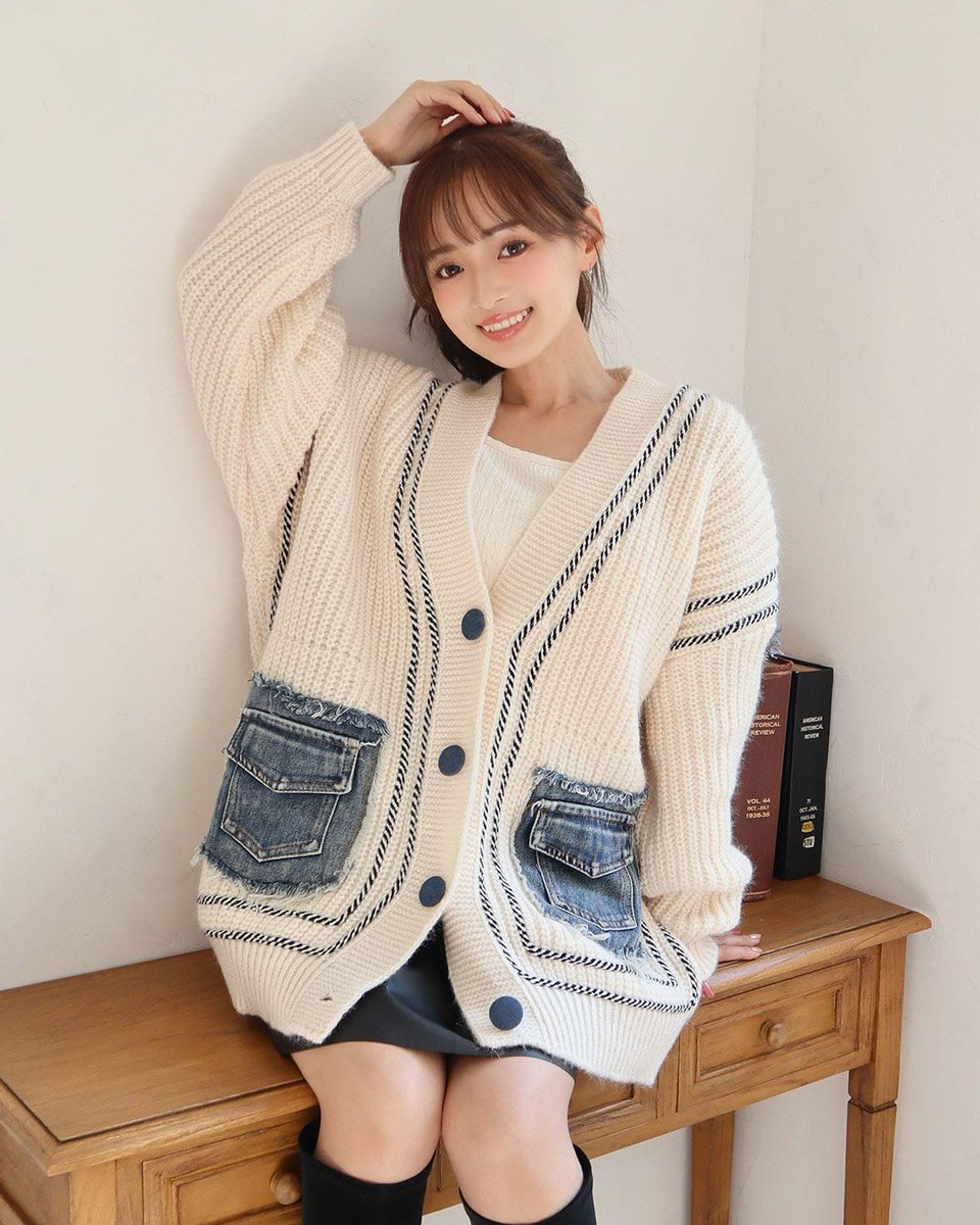 ニットカーディガン