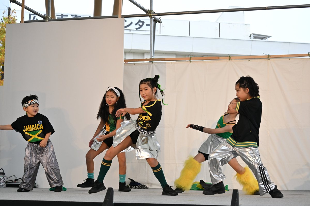 mebamaba's tweet photo. 2025_1109_ひろしまバスまつり
CHRISダンスUNIT & RiAME
No.5( 池田楓夏 中心 編 )
#市川琥士 KOSHI
@ichi_54_ASH
#能美鈴花
すずか🍅
@suzuka_ASH
#池田楓夏
ふうか🧸❤
@fufu_fuuka ほか
#ひろしまバス祭り
#RIAME https://t.co/msNE8kk9Jz