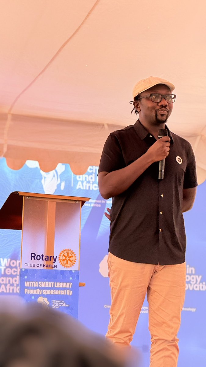 webmasterske_'s tweet image. When communities the private Sector and the government unite- innovation happens. Our CEO joined Women in technology and innovation Africa (WITIA) Rotary Club of Karen in celebrating this step towards a smarter, more connected future. #innovation #smartlibrary #womenintechnology