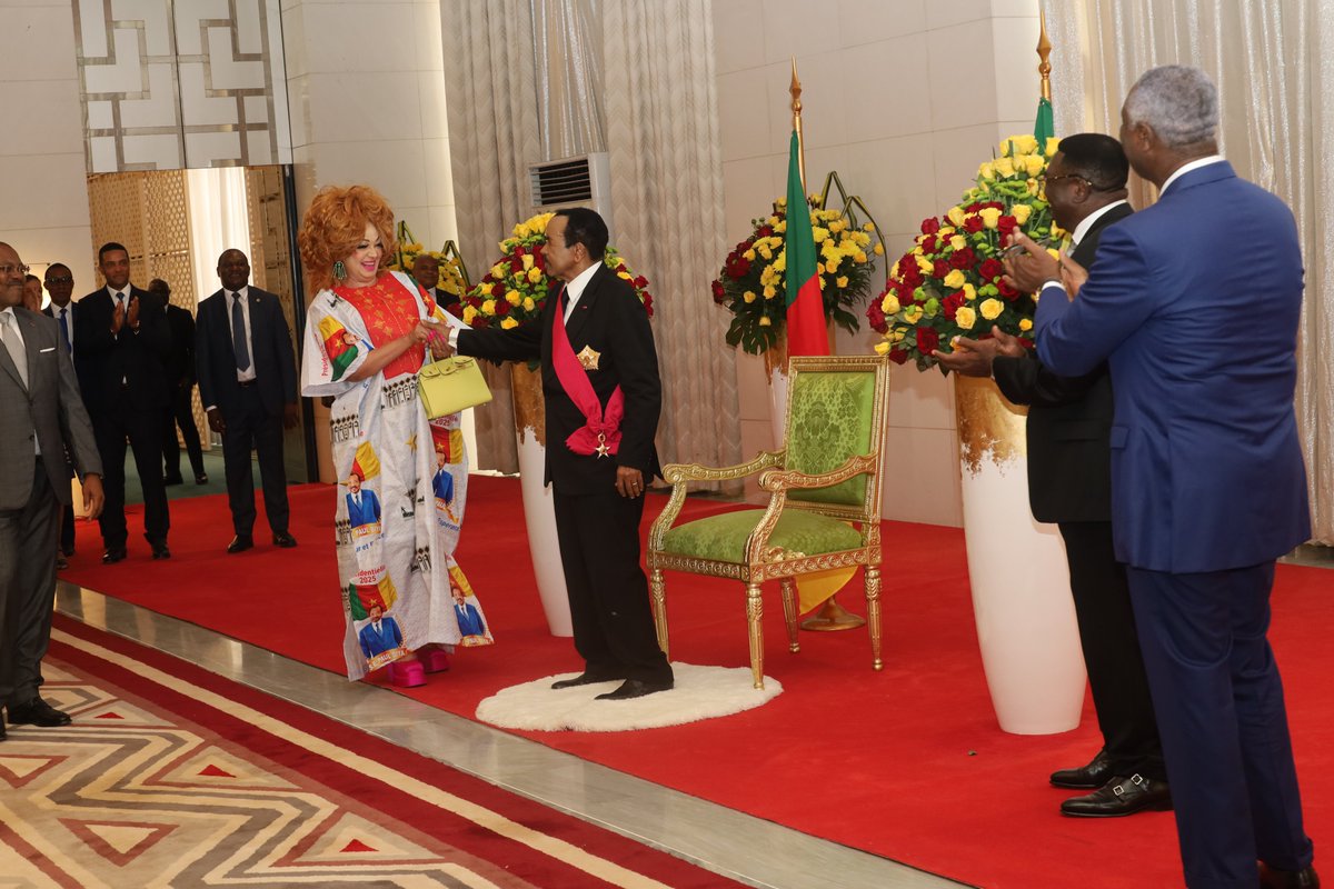 PR_Paul_BIYA's tweet photo. J’en appelle au sens des responsabilités des uns et des autres. Je m’adresse à tous ceux qui s’emploient à attiser la haine et la violence dans notre pays, notamment à certains de nos compatriotes de la diaspora.

#Biya2025 
#PaulBiya 
#Cameroun https://t.co/CZARQqfGMw