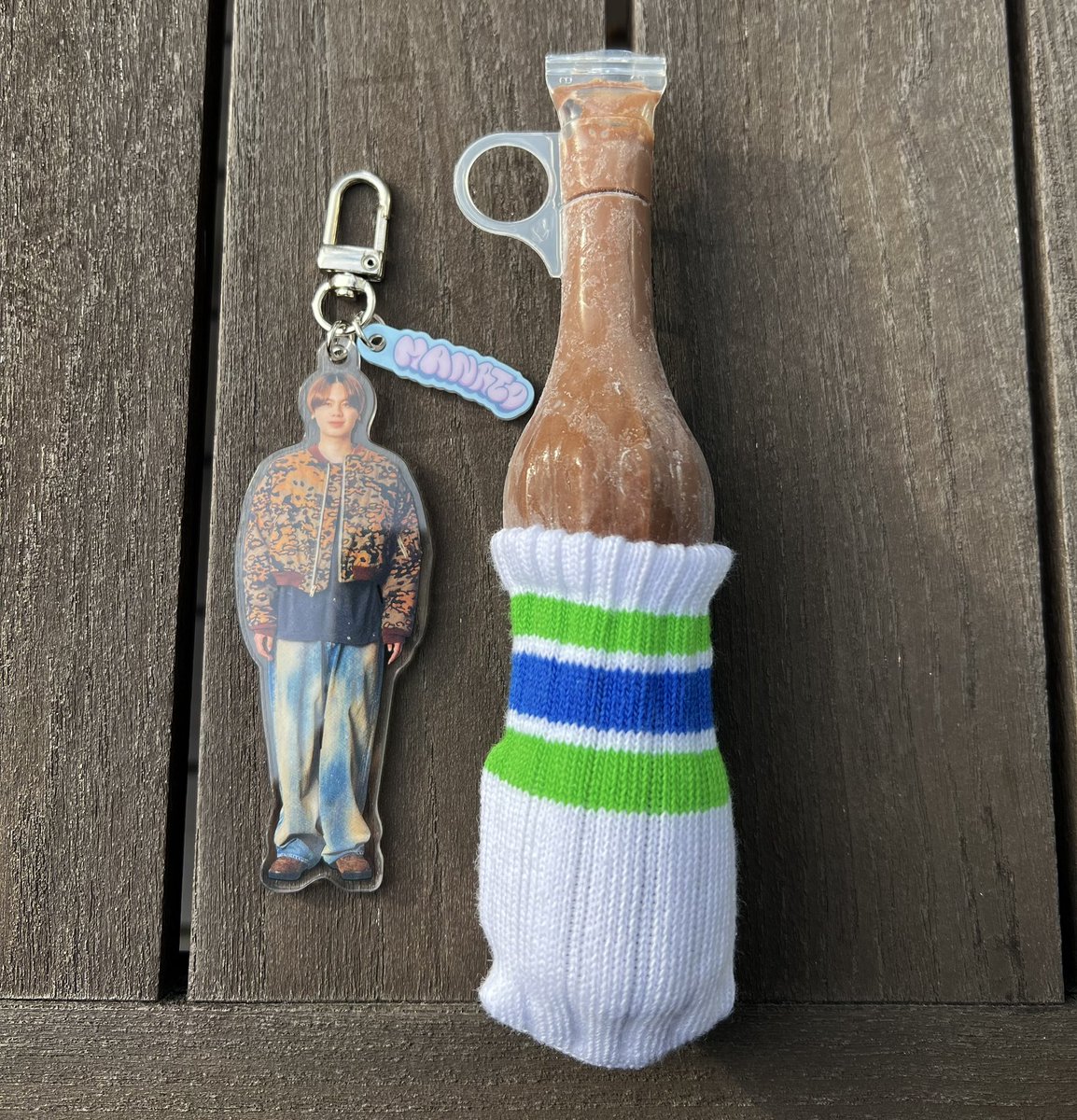 ファミマにパピコのストック買いに行ったらパピコ専用の靴下もらえた