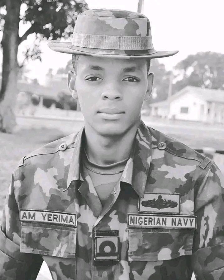 sunnyn_jonn's tweet photo. Hero of the day
Give this gallant soldier a like
Lt, A.M YERIMA.
God bless the federal republic of Nigeria
#TheMilitary #wike #WikeMustGo #Military #Naval #Nigeria https://t.co/kuE1iulrv1
