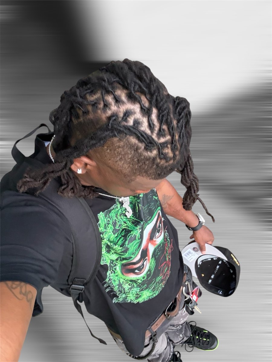 jtyler1552's tweet photo. 🕶️💚 https://t.co/xalBmo571M