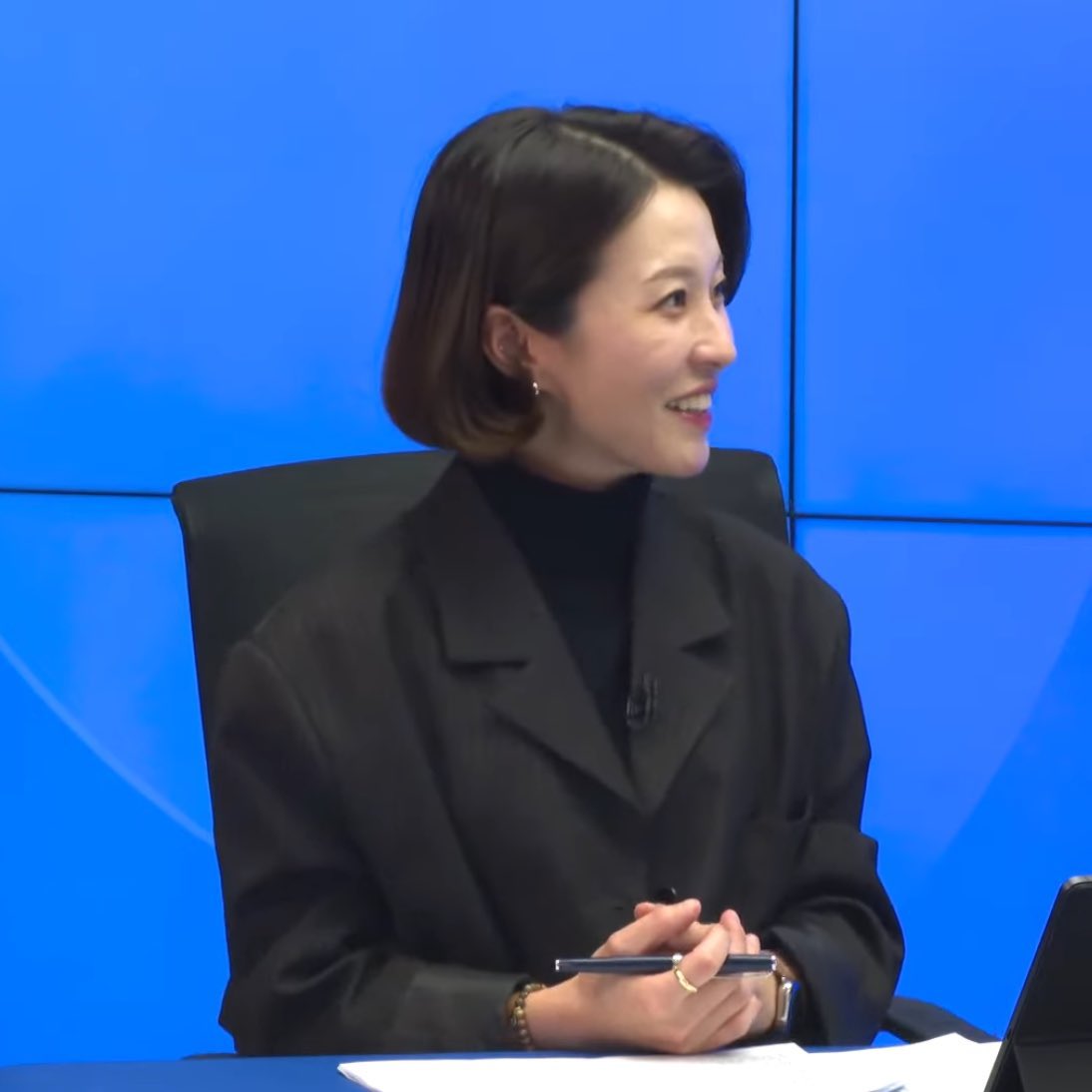 커령 오늘 올블랙인거 너무 좋아…
걍 내가 좋음😳