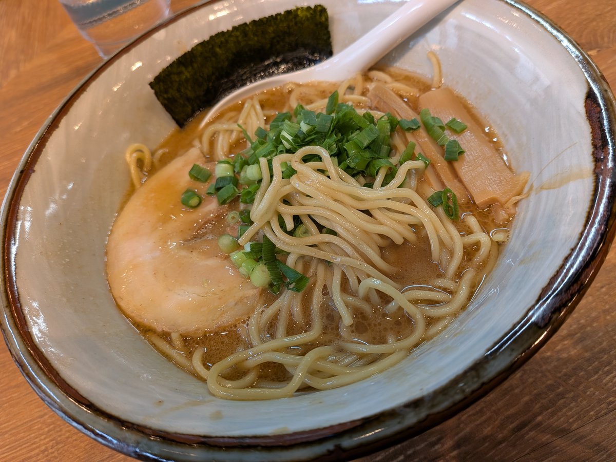 風雲児 横浜店
　らーめん（硬め）
　😋😋😋😋