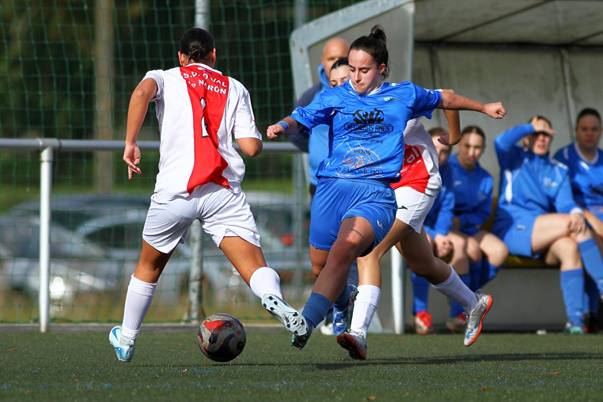 O <a href="/CDCarino_/">CD Cariño</a> levou os tres puntos do derbi tras impoñerse por 0-3 no Sinde B ao filial do <a href="/sdovaldenaron/">S.D. O Val de Narón</a> na sexta xornada da Terceira División Galega Feminina.

⚽️ 0-1 Andrea (53'), 0-2 Bea (54') e 0-3 Noe (57' de penalti).

📸 <a href="/SadMoody241/">Victor</a>