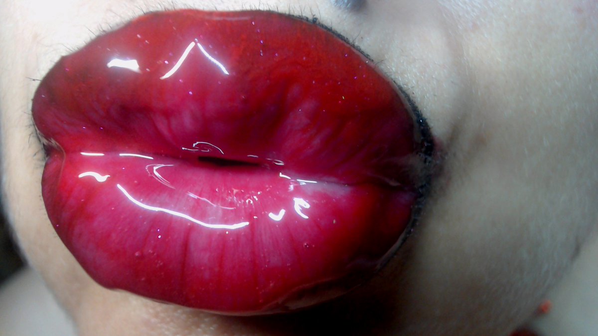 Time for intense brainwashing! Ur horny weaker cock belongs to me tonite, so drop to ur knees &amp; obey me. If ur ready to listen &amp; follow my orders message goddess now, if u are ready to pay up &amp; worship! #hypnodomme #goon #mindfuck #payloser #paypiggies #intoxdrain #fetishlipstick