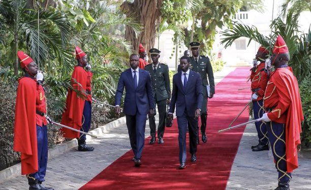 Ce qui s’est réellement passé entre Ousmane Sonko et Bassirou Diomaye Faye n’échappera jamais à l’insatiable curiosité de l’Histoire. Tôt ou tard, dans un avenir que nous vivrons peut-être assez longtemps pour l’observer, la vérité se fraiera un chemin – entière, implacable, sans