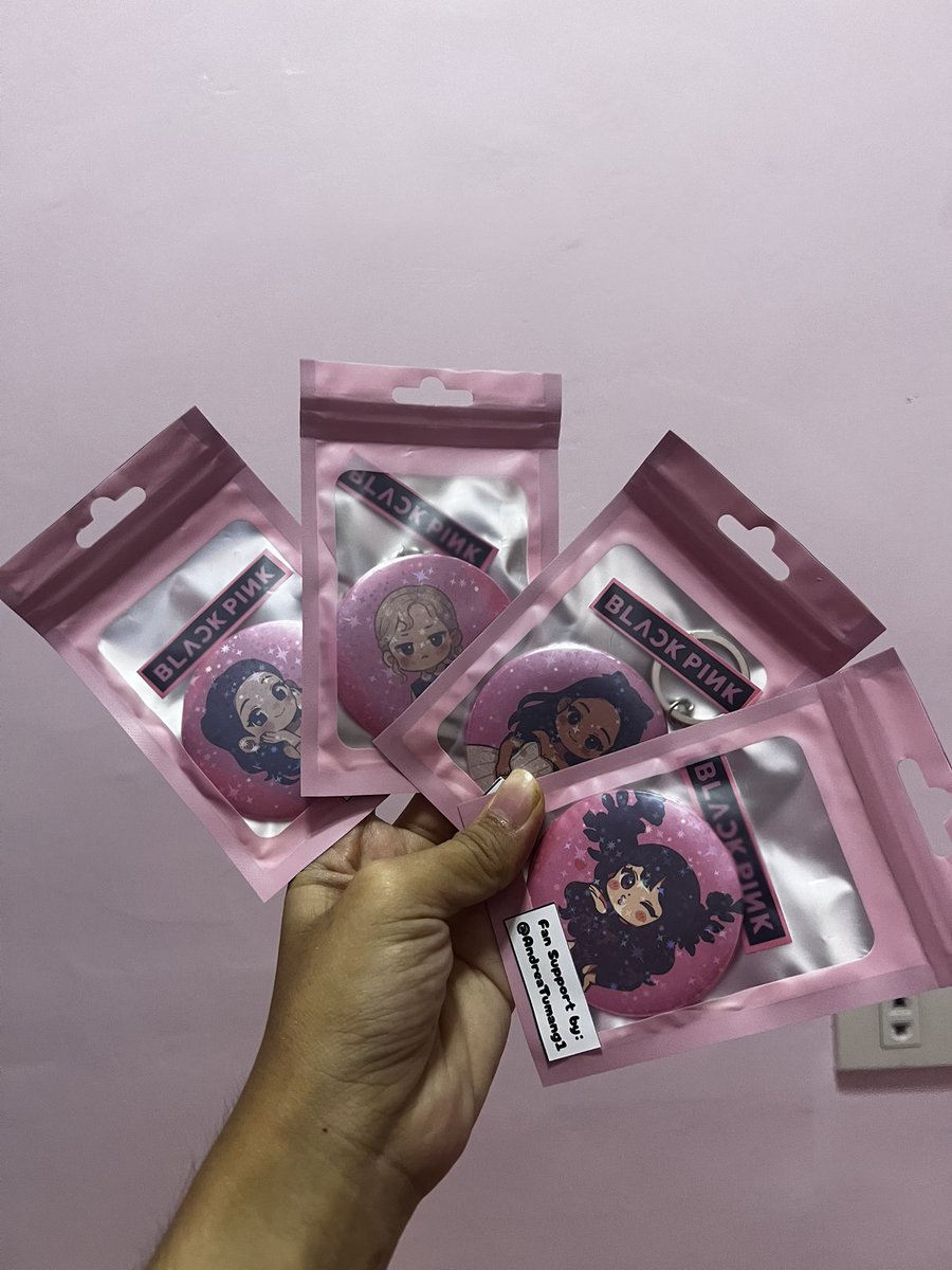 AndreaTumang1's tweet image. #DEADLINE_IN_BULACAN 

These are mirrors, magnets, and magnetic bookmarks.

fan support by: @AndreaTumang1 

WHEN: BOTH DAY 1&amp;amp;2

; time and loc tba
; strictly 1:1

see you blinks!!🫶🏻