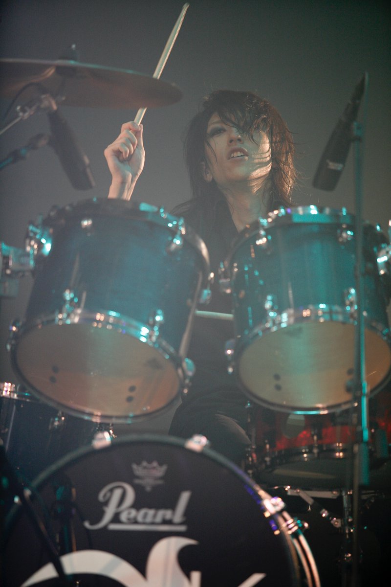 Kαin結成時のATSUSHIさんの写真… ドラムでKAT-TUNに入れそうなくらい