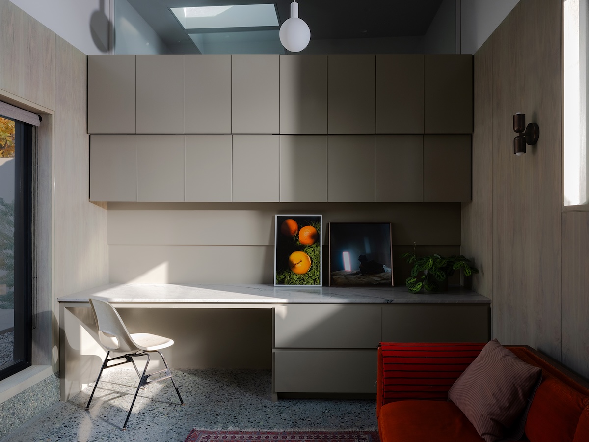 journaldesign's tweet image. Terracotta House, un hommage aux traditions artisanales à Los Angeles
Découvrez ce projet en images dans l&apos;article : bit.ly/4hYmkH5

#architecture #building #cladding #system #terracotta #block #pool #garden #LosAngeles