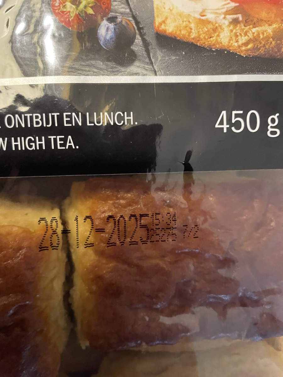 LorinvdB's tweet photo. @LidlNederland hooguit 2 weken terug heb ik scones gekocht in filiaal De Goorn.
Net wilde ik deze klaarmaken, maar er was al schimmel aanwezig.
Tht was 28-12-2025 https://t.co/mRmrr7rMZV