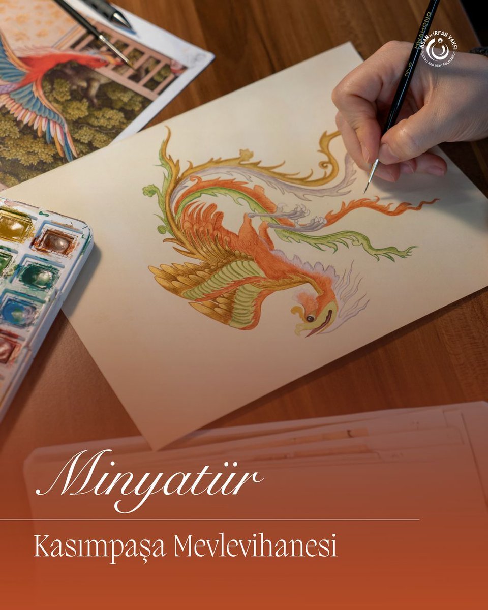 Kasımpaşa Mevlevihanesi’nde Minyatür Sanatının İnce Dokunuşları...🎨🖌️

Zamanın ötesinden gelen bir sanat; Minyatür…

Kasımpaşa Mevlevihanesi’nde düzenlenen Minyatür Kursumuzda, öğrencilerimiz bu kadim sanatın inceliklerini öğrenirken, hayal gücünü sembolik anlatımlarla