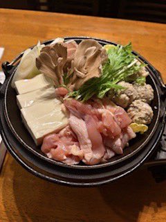 gans_aoyama's tweet photo. 元気いっぱい営業中ですよ♪最近は新作の鍋やオススメMENUを考案中ですよ！流行のインフルエンザと熊に🐻飲まれる事なく、お酒飲みましょう♪お待ちしておりますね☆
＃盛岡 #居酒屋 #個室 #飲み放題 #鍋 https://t.co/5yIj6oZWLN