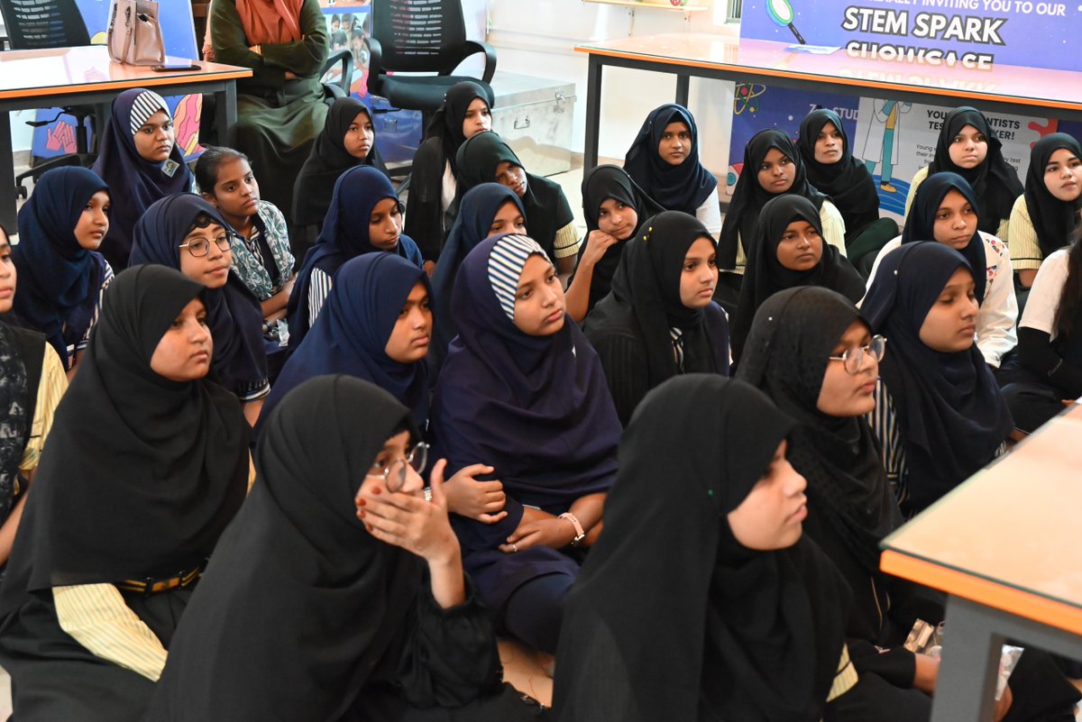 GujScienceCity's tweet image. Curiosity, Creativity, Discovery, 
Students at Science City Ahmedabad explored the magic of AI, the force of hydro power, and the beauty behind the science of colors in a fun-filled STEM workshop by Micron STEM Lab with CSR partner @MicronTech 
#ScienceCityAhmedabad #STEMLearning…