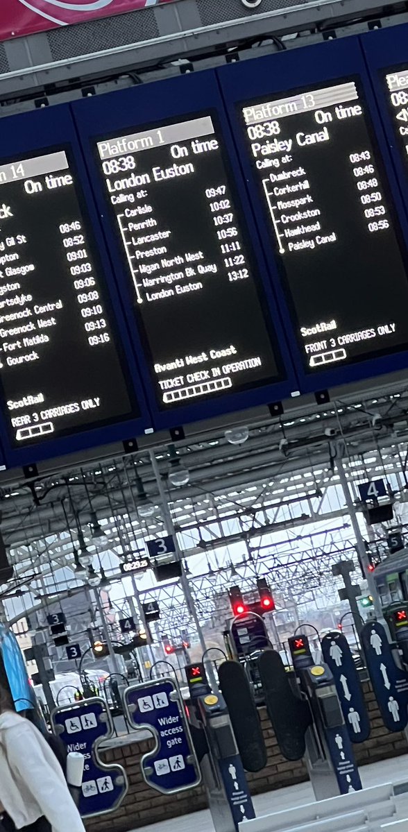 All safely on the train, London here we come 🚆 🏙️