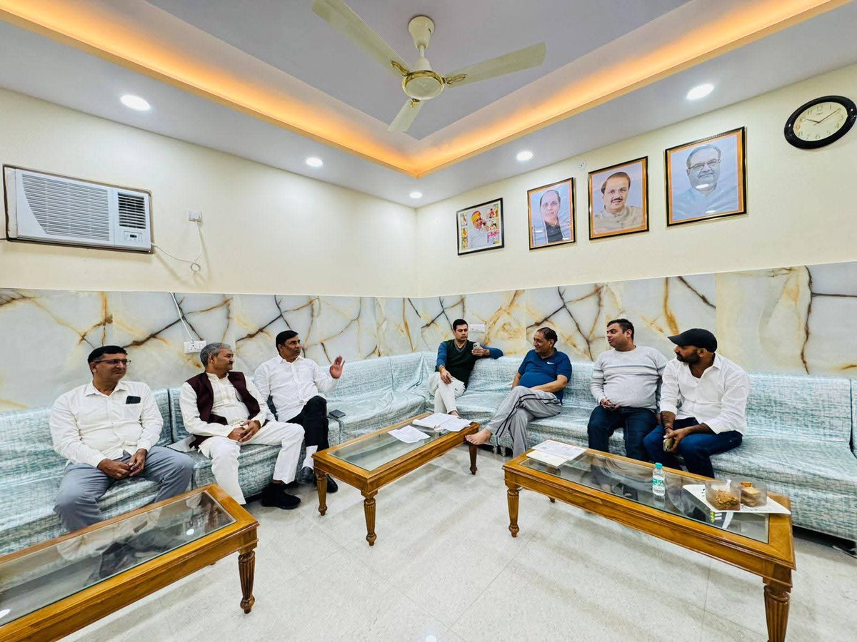 📍 ग्रेटर नोएडा ; ईटा कार्यालय
🗓  जनसंपर्क एवं जनसुनवाई।

#MLADadri