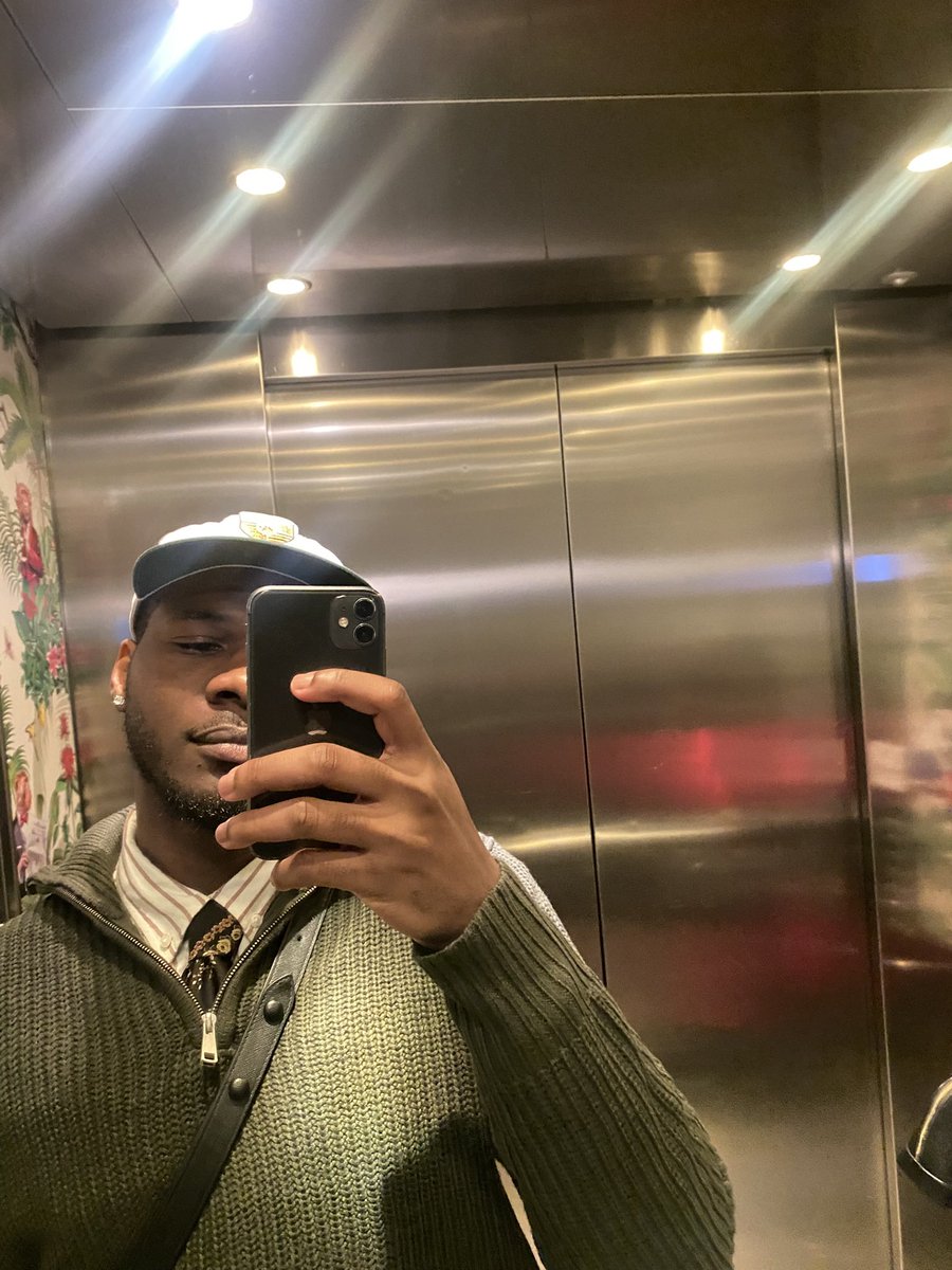 Boboye__x's tweet photo. Quarter zip with a shirt and tie can never go wrong 🦦

#mensfashion https://t.co/PbUnqSdidO