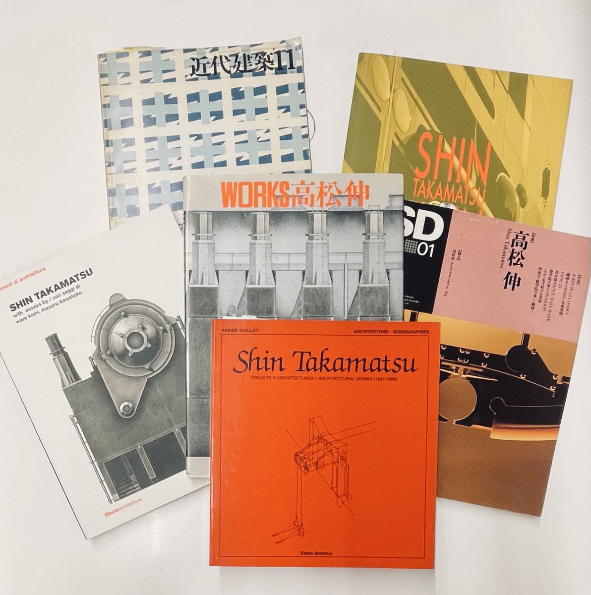 【南洋堂古書】

1980年代に出版された高松伸の作品集が入荷しています。

機械の美学が貫かれた建築作品と硬質な鉛筆で描かれた独特のドローイングが堪能できます。

#南洋堂　#高松伸