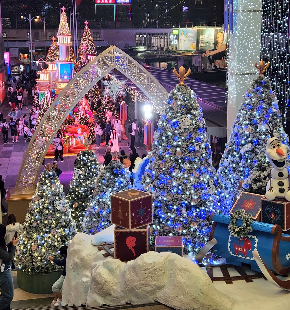 익명의 지인분(해외러)이 이런 사진을 보내줬어요...S2
나도 길가다 프로즌 자만추하고 싶다 너무 부럽다