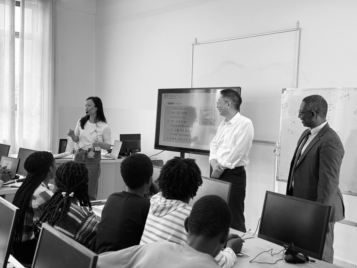 MusanzeCollege's tweet image. Today, RP-Musanze College received a delegation from Taizhou Vocational College of Science and Technology-China, headed by Mr. Jin Song, Deputy Party Secretary. The inter-university exchange visit and study tour focused on exploring strategic opportunities for academic…
