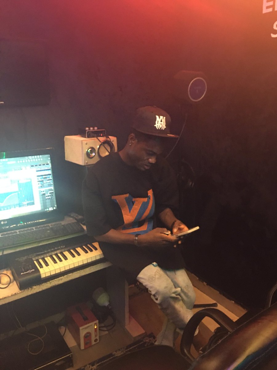 XXIIbaby01's tweet photo. XXIIbaby:Argentina STUDIO SESSION)๐ต๐๏ธ๐ง
New single Cooking ๐ฅ๐๐
Where All The Baby's ๐๏ธ y'all get your SPEAKERS ๐ ready
KEEP STREAMING THE BABY ๐ผ ๐ง๐ฏ๐ต๐
๐โ
๐โฐ๐๐โฌ๏ธ
#music #newmusic #thebaby
#music #fyp #amapiano #MUSICEXPOLIVE2025 #Halloween2025 #explore
@davido https://t.co/IAhStvOVYy