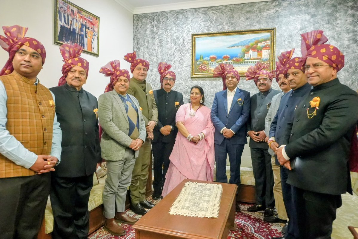 sudhirhp's tweet image. भाजपा के प्रदेश प्रवक्ता भाई विनय शर्मा जी के सुपुत्र के विवाह समारोह में शामिल होकर वर-वधू को शुभाशीष एवं नवदंपति को सुखमय वैवाहिक जीवन की हार्दिक शुभकामनाएँ प्रेषित कीं।
ईश्वर से प्रार्थना है कि यह नवयुगल प्रेम, विश्वास और खुशियों से भरा जीवन व्यतीत करे।