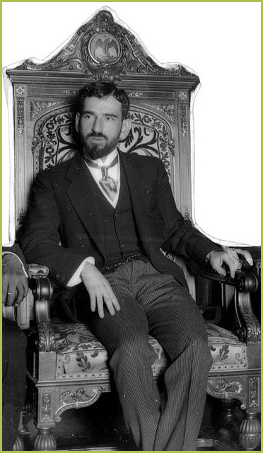 MuseoPresidente's tweet photo. #UnDiaComoHoy de 1962 fallece el General Roque González Garza, quien fuera Presidente de la República en 1915. 
Único Presidente de México nacido en #Saltillo, #Coahuila. 
Es el 2º Presidente más joven que ha tenido el país al asumir el cargo a los 29 años de edad. https://t.co/th9Ojfot69