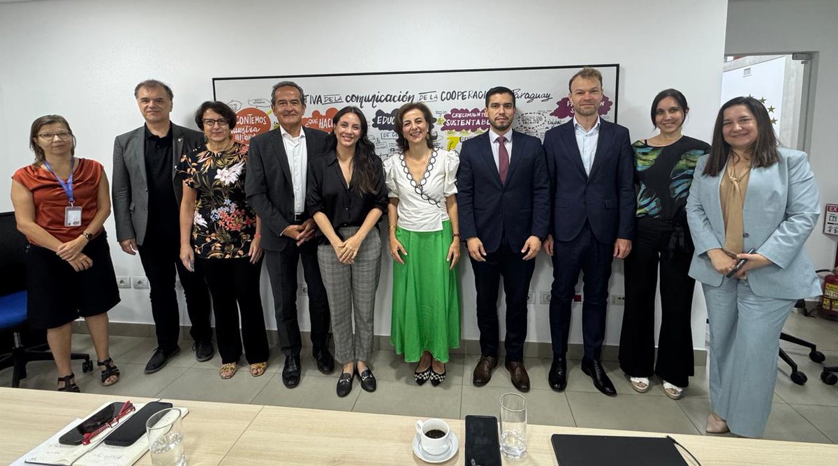 Agregados comerciales de países miembros de la UE recibieron al Viceministro de <a href="/REDIEXParaguay/">Rediex Paraguay</a>, Javier Viveros, quien presentó el plan Paraguay 2X, hoja de ruta hacia un crecimiento económico sostenible para Paraguay.  🇵🇾🤝🇪🇺