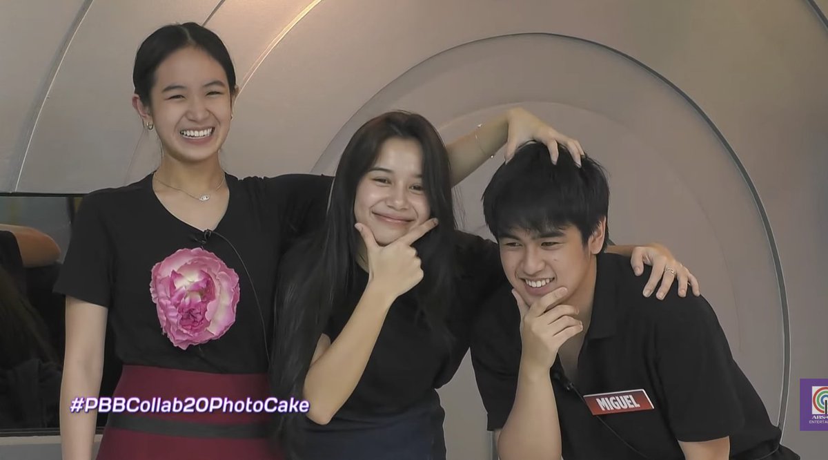 PBBabscbn's tweet photo. Next photo with lolo Miguel and lola Reich! 📸

#PBBCollab20PhotoCake https://t.co/5ApMWmnbO4