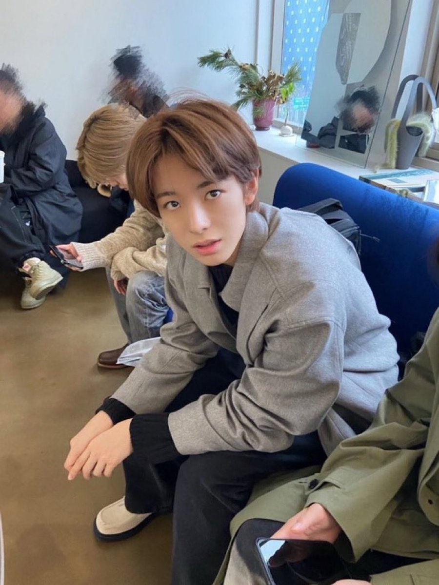 04_w_asps's tweet image. なんでお母さんからご飯代貰ってこなかったん？